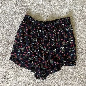 floral print shorts